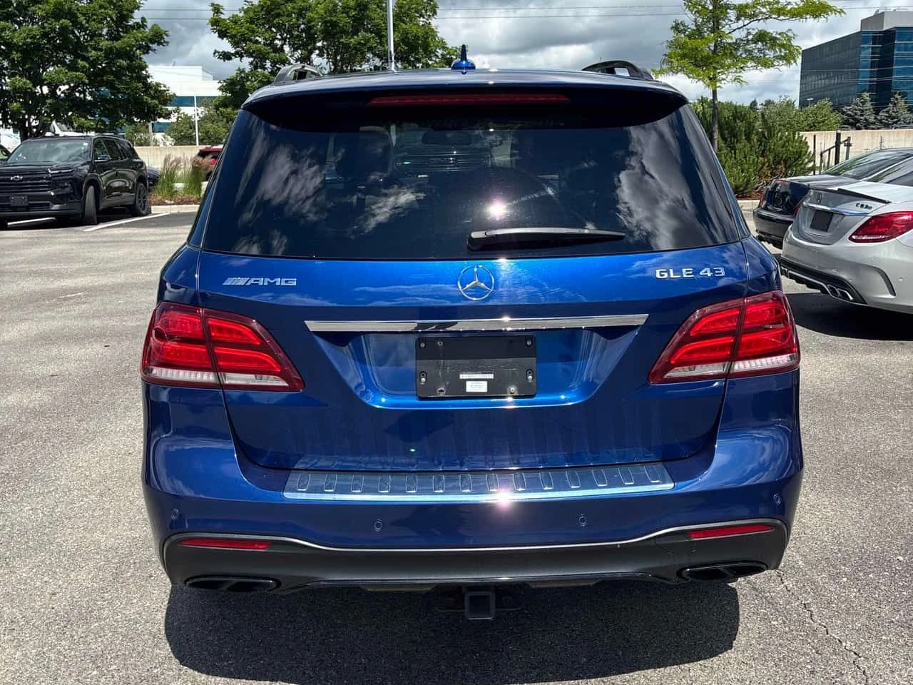Mercedes-Benz GLE * AMG 43 * CARFAX * БЕЗ ПЪРВОНАЧАЛНА ВНОСКА, снимка 4 - Автомобили и джипове - 55343771