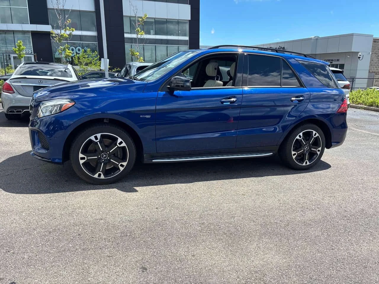 Mercedes-Benz GLE * AMG 43 * CARFAX * БЕЗ ПЪРВОНАЧАЛНА ВНОСКА, снимка 2 - Автомобили и джипове - 55343771