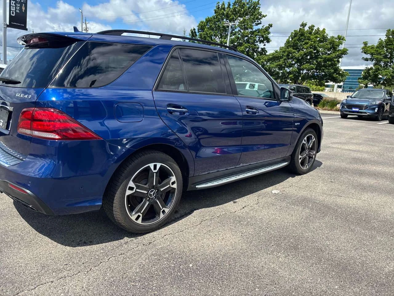 Mercedes-Benz GLE * AMG 43 * CARFAX * БЕЗ ПЪРВОНАЧАЛНА ВНОСКА, снимка 3 - Автомобили и джипове - 55343771