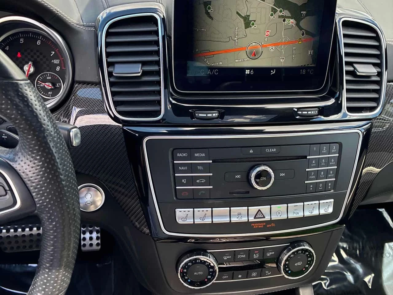 Mercedes-Benz GLE * AMG 43 * CARFAX * БЕЗ ПЪРВОНАЧАЛНА ВНОСКА, снимка 9 - Автомобили и джипове - 55343771