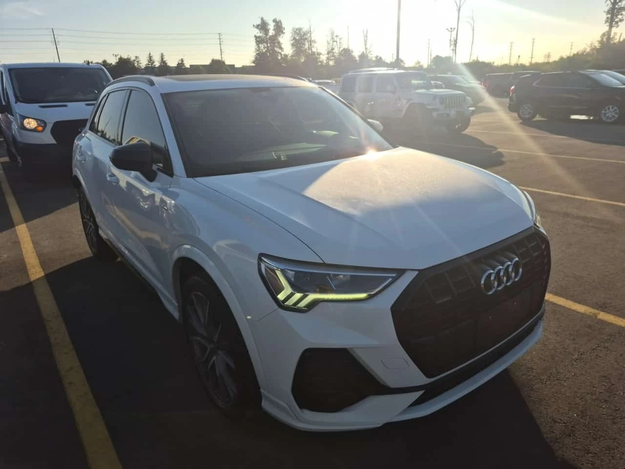Audi Q3 * TECHNIK * CARFAX * ОПЦИЯ ЗА ФИНАНСИРАНЕ * , снимка 2 - Автомобили и джипове - 55785525