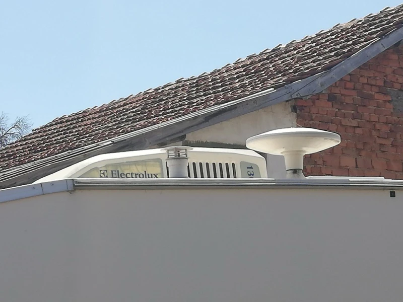 Каравана Eldis, снимка 5 - Каравани и кемпери - 52306665