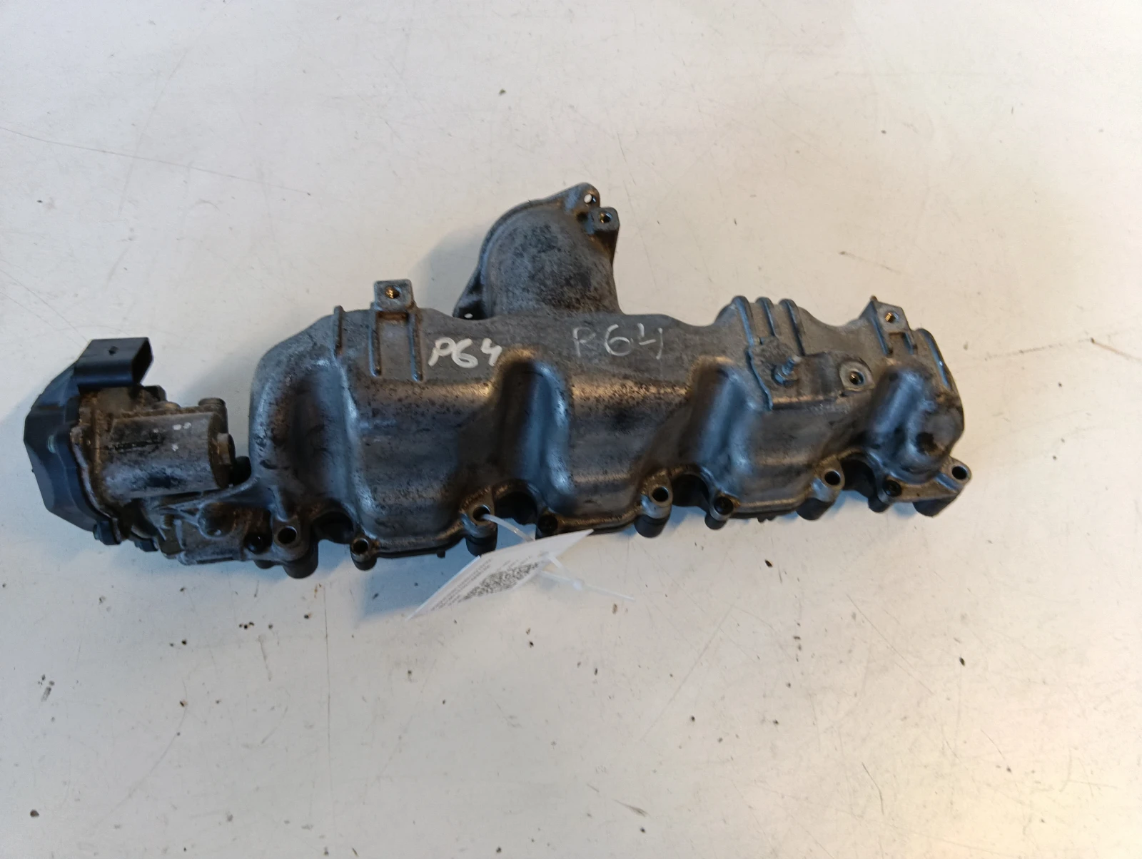 всмукателен колектор 2.0 TDI 03L129711E 03L129086 VW Passat