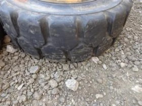 Гуми, снимка 4