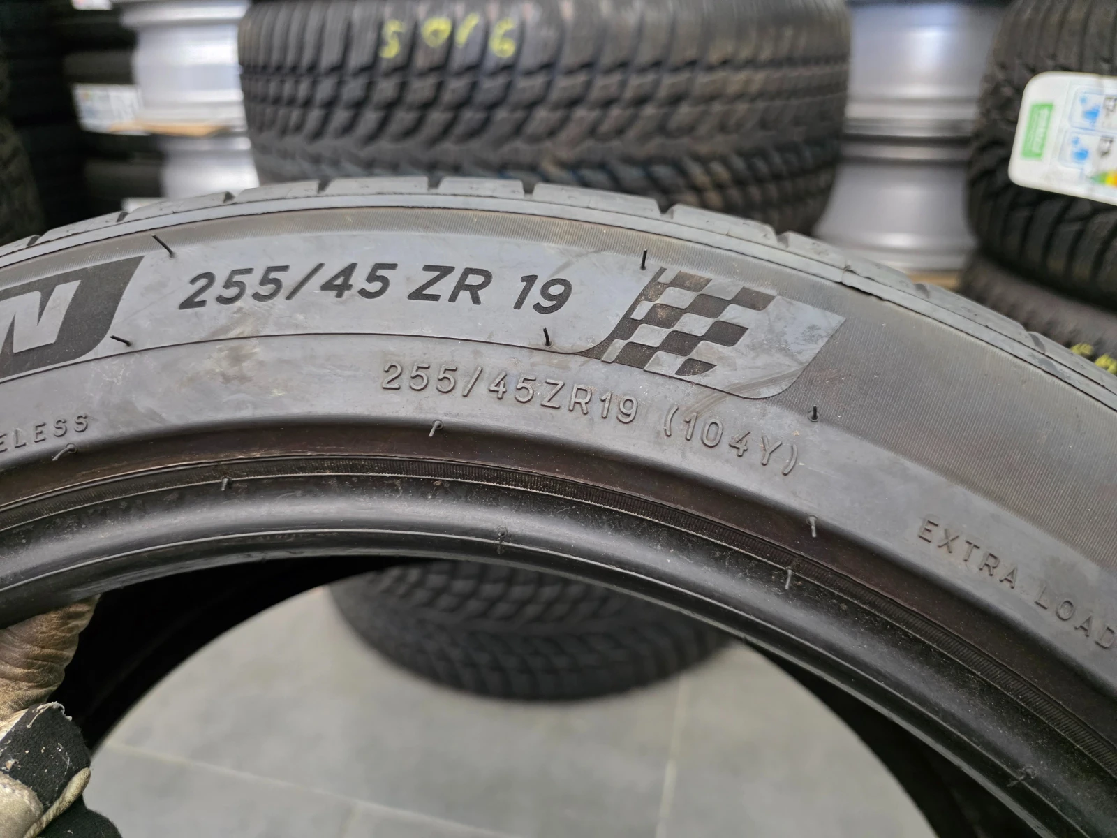 Гуми Летни 255/45R19, снимка 5 - Гуми и джанти - 54806961