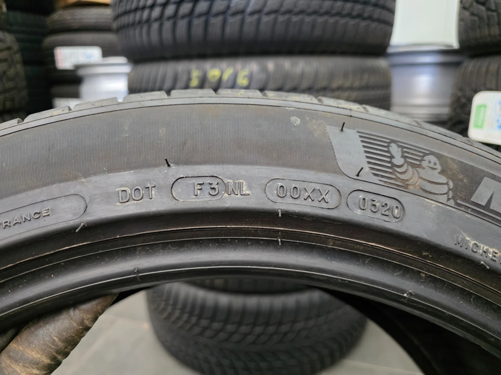 Гуми Летни 255/45R19, снимка 4 - Гуми и джанти - 54806961
