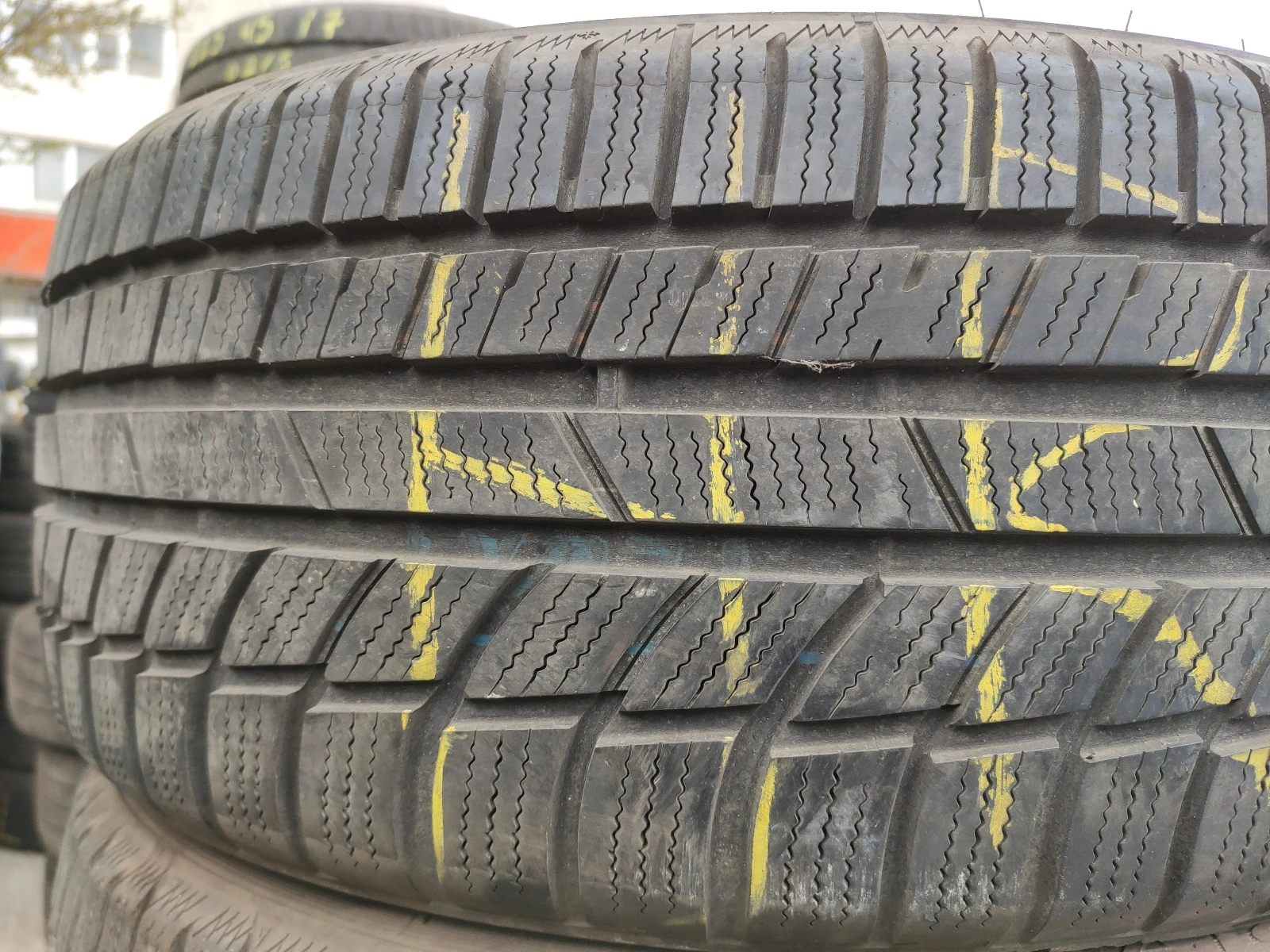 ���� 215/40R18 | Mobile.bg � ����������� 2