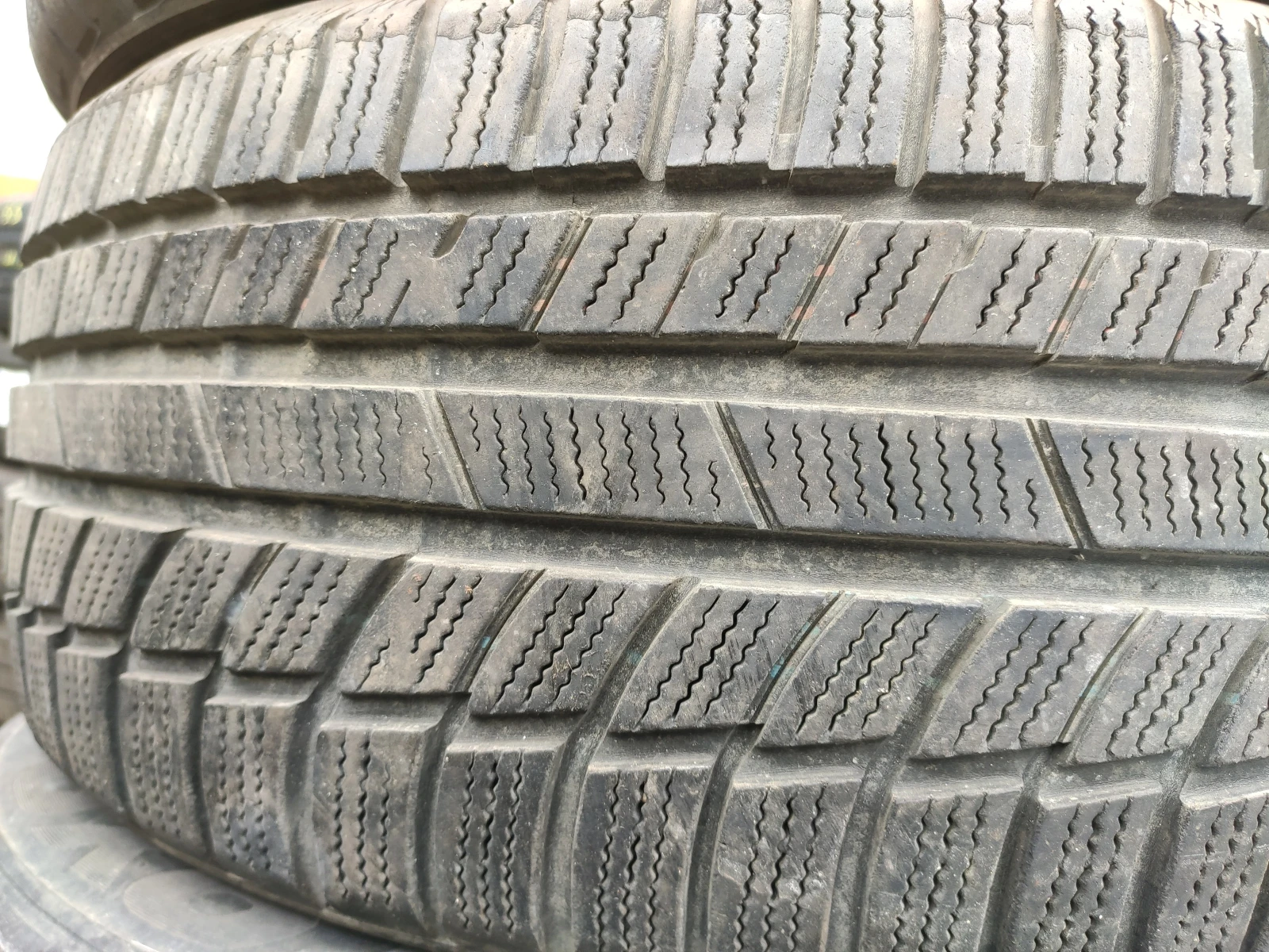 ���� 215/40R18 | Mobile.bg � ����������� 3