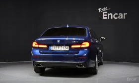BMW 530E LUXURY* HYBRID* ХЕДЪП* ОБДУХВАНЕ* 360КАМЕРА* LANE*, снимка 2