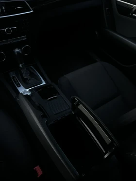Mercedes-Benz C 220, снимка 11