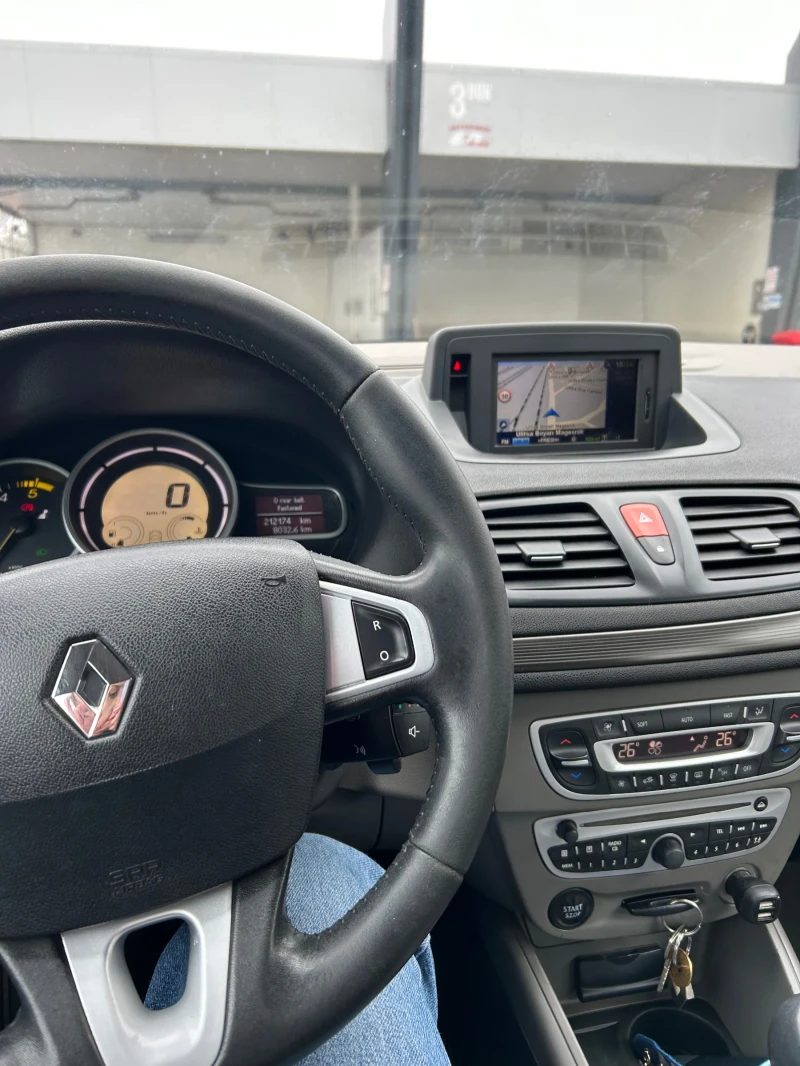 Renault Megane, снимка 9 - Автомобили и джипове - 48728800