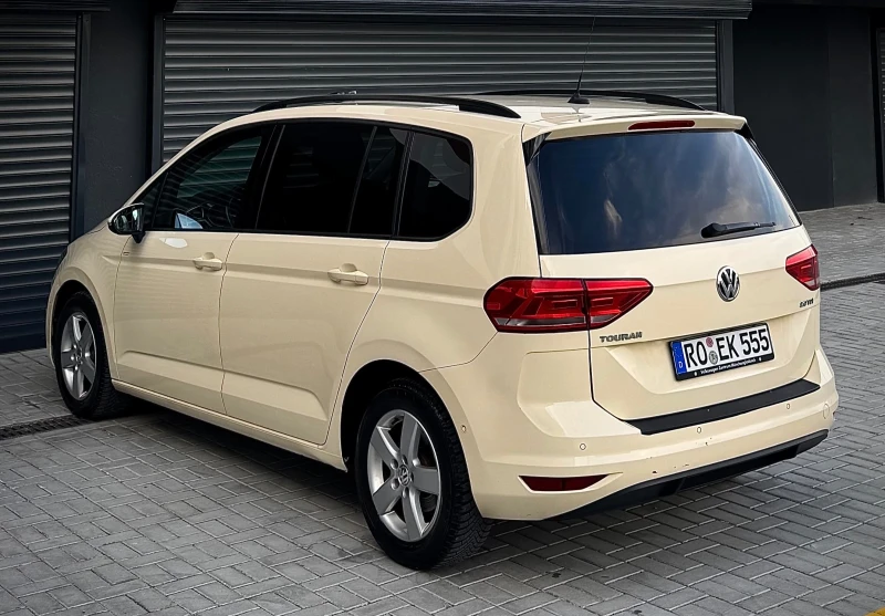 VW Touran 2.0TDI DSG 7-местен FaceLift 220хил.км., снимка 4 - Автомобили и джипове - 48998803