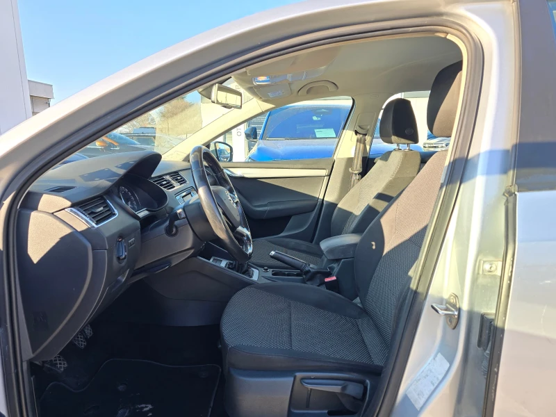 Skoda Octavia 1.6 TDI, снимка 6 - Автомобили и джипове - 53179535