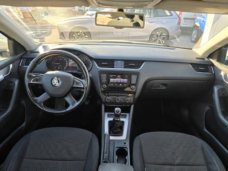 Skoda Octavia 1.6 TDI, снимка 8 - Автомобили и джипове - 53179535