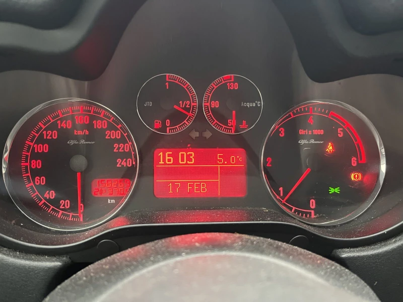 Alfa Romeo 147 1.9 JTDm, снимка 4 - Автомобили и джипове - 53512095