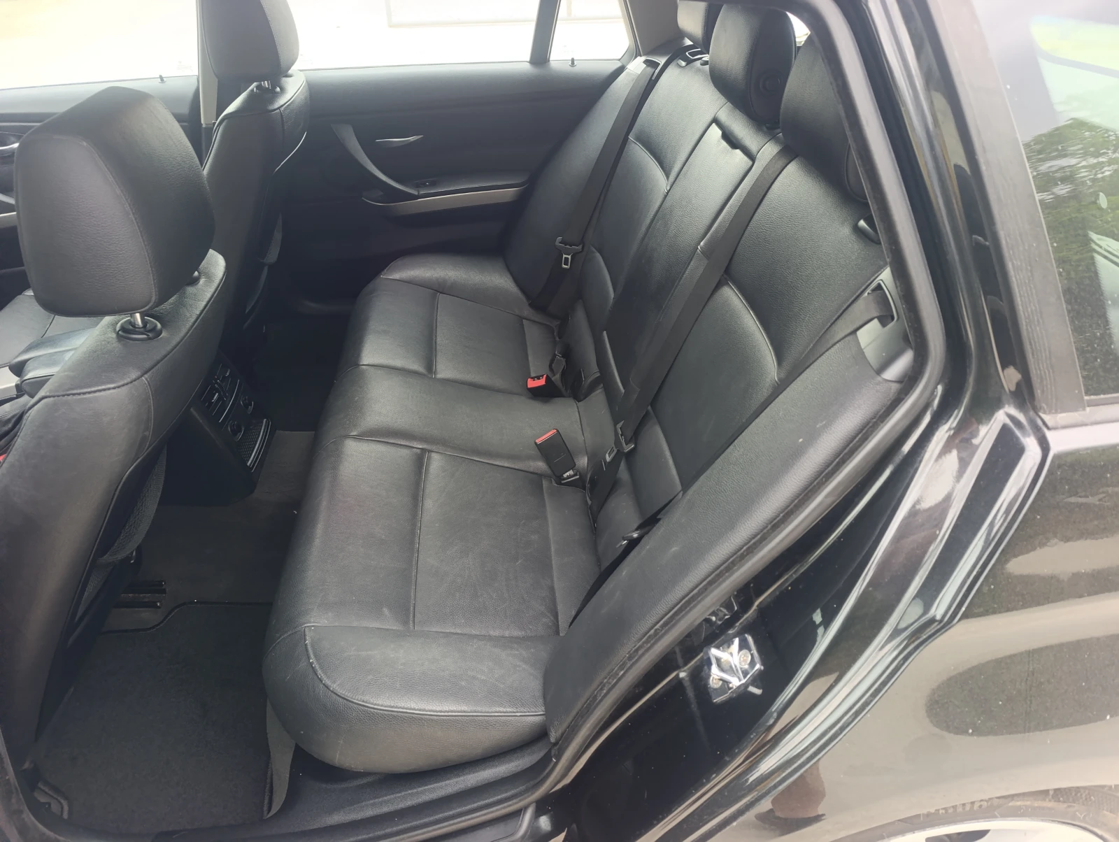 BMW 320 2.0D , снимка 10 - Автомобили и джипове - 50066753