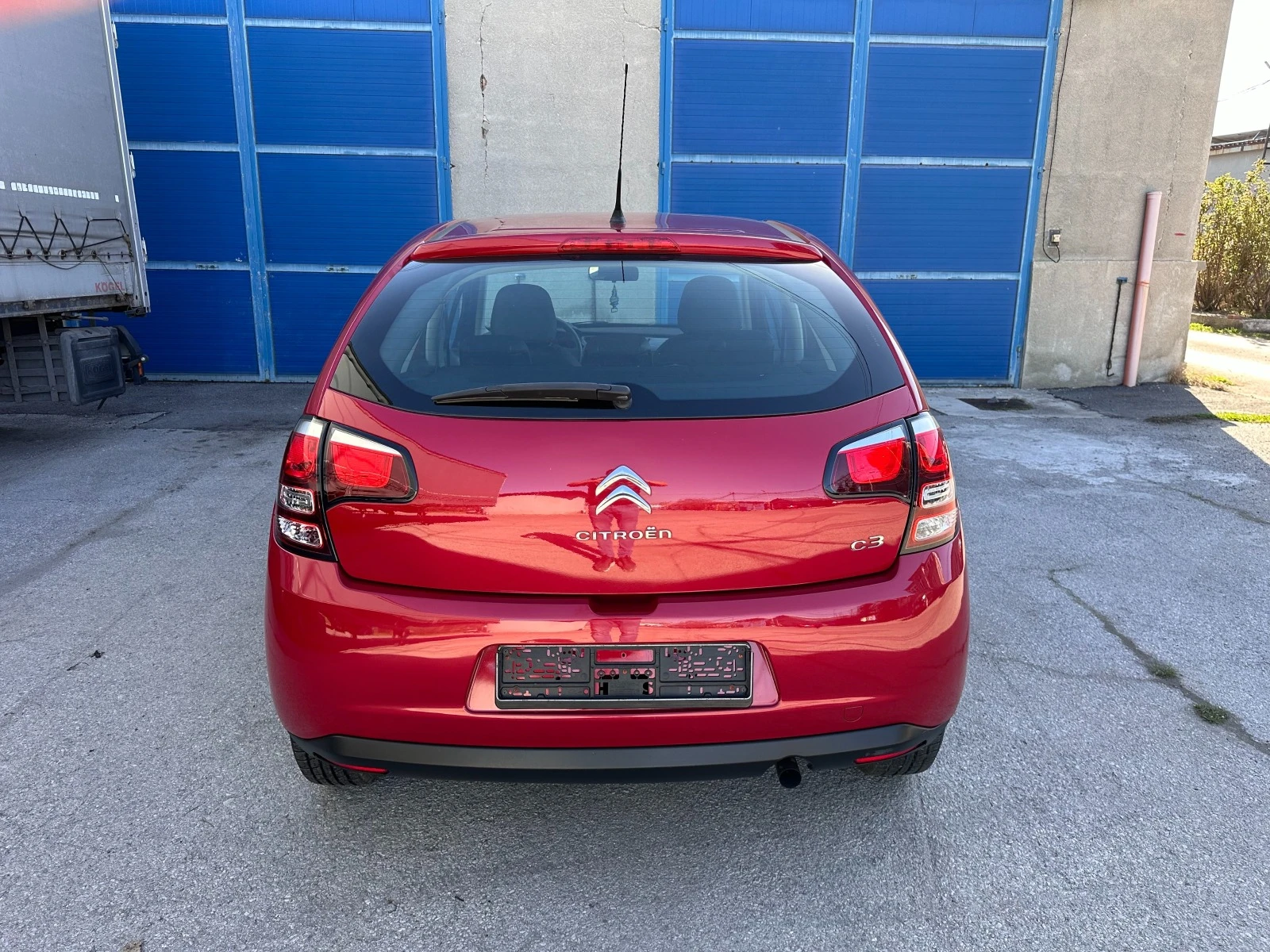 Citroen C3 1.2i EURO 6b - изображение 6