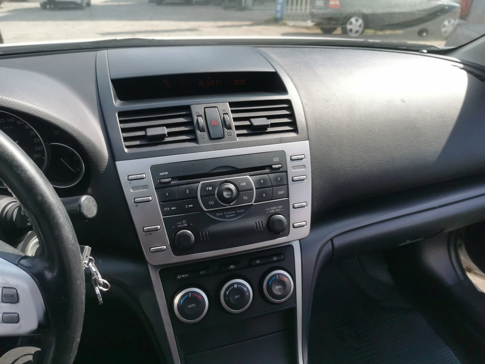 Mazda 6  2, 0 дизел 140к.с - изображение 7