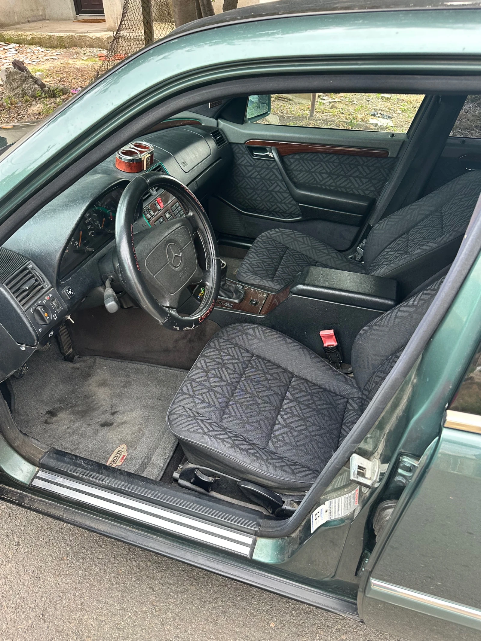 Mercedes-Benz C 180  - изображение 6