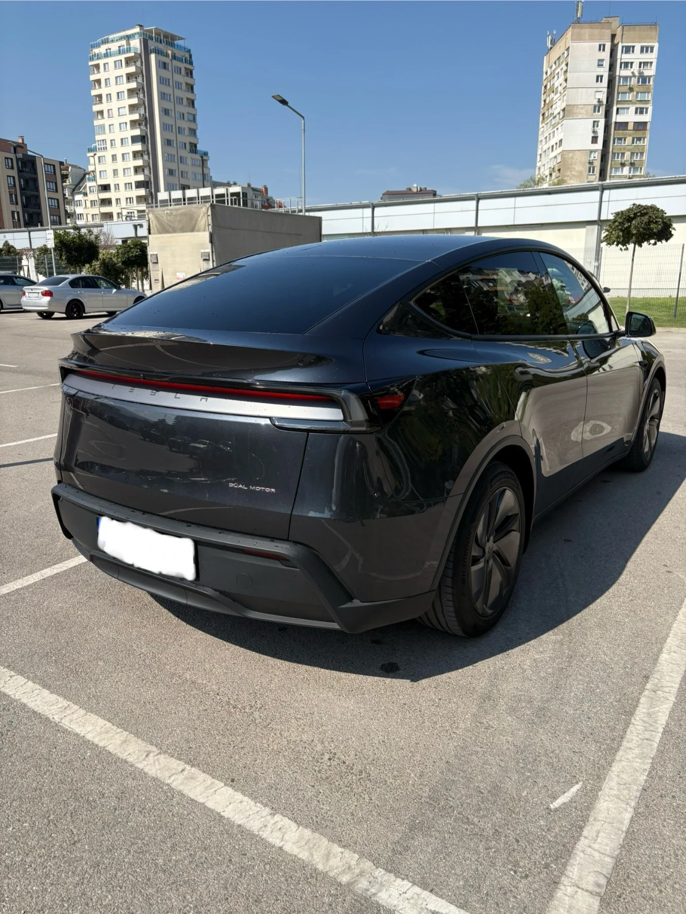 Tesla Model Y Long Range Dual Motor AWD - изображение 3