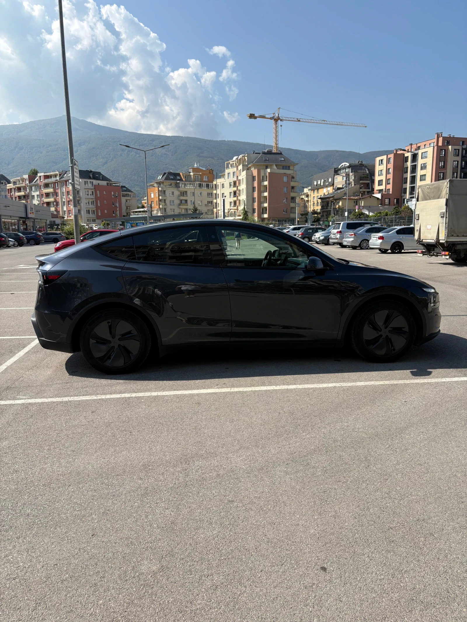 Tesla Model Y Long Range Dual Motor AWD - изображение 4