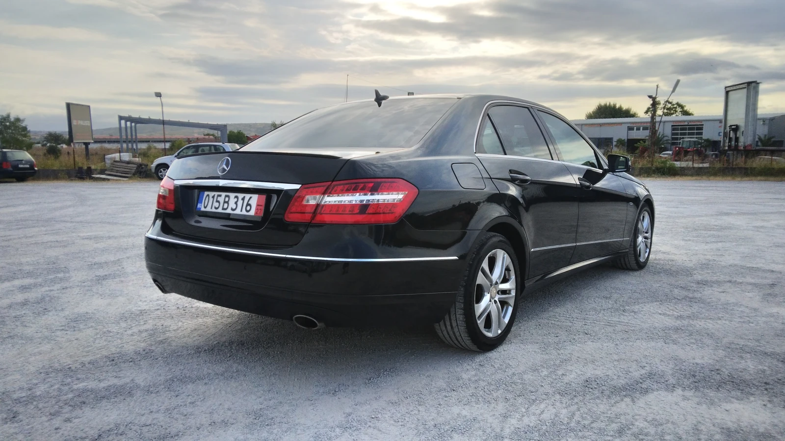 Mercedes-Benz E 350 Mercedes-Benz E-Klasse E 350 CDI BlueEfficiency Av - изображение 3