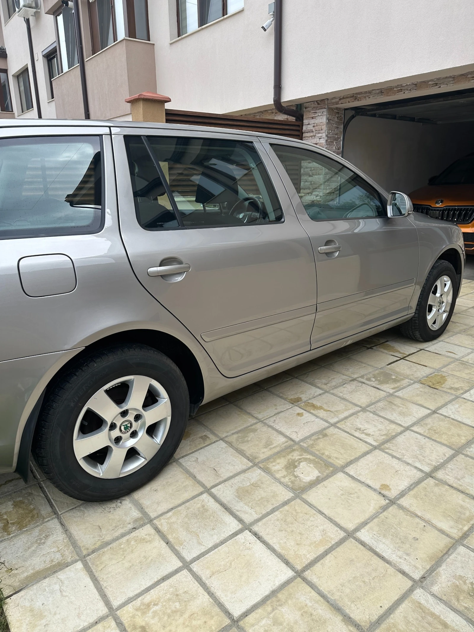 Skoda Octavia 2.0 TDI DSG - изображение 3