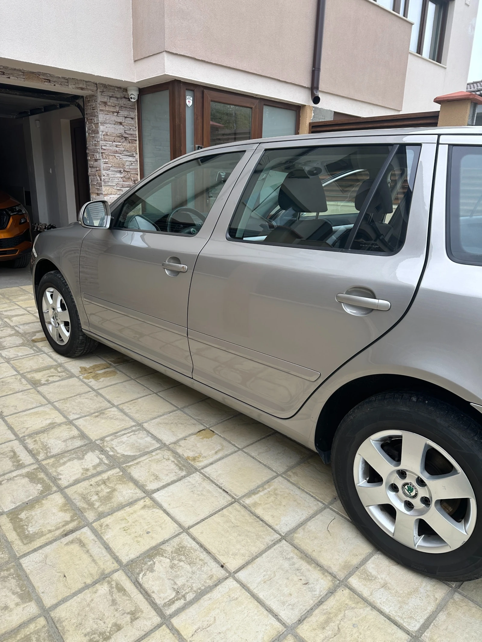 Skoda Octavia 2.0 TDI DSG - изображение 2