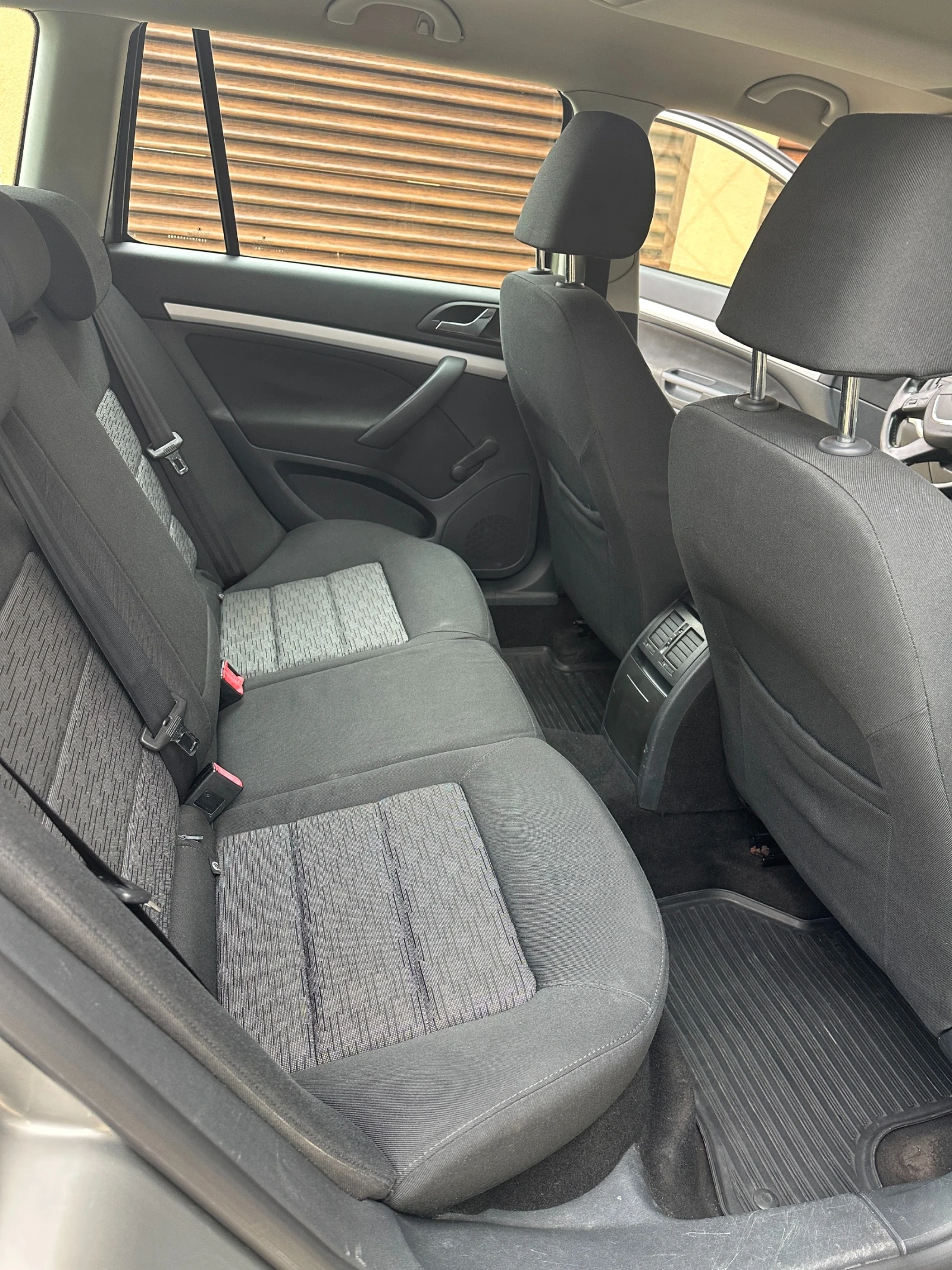 Skoda Octavia 2.0 TDI DSG - изображение 8