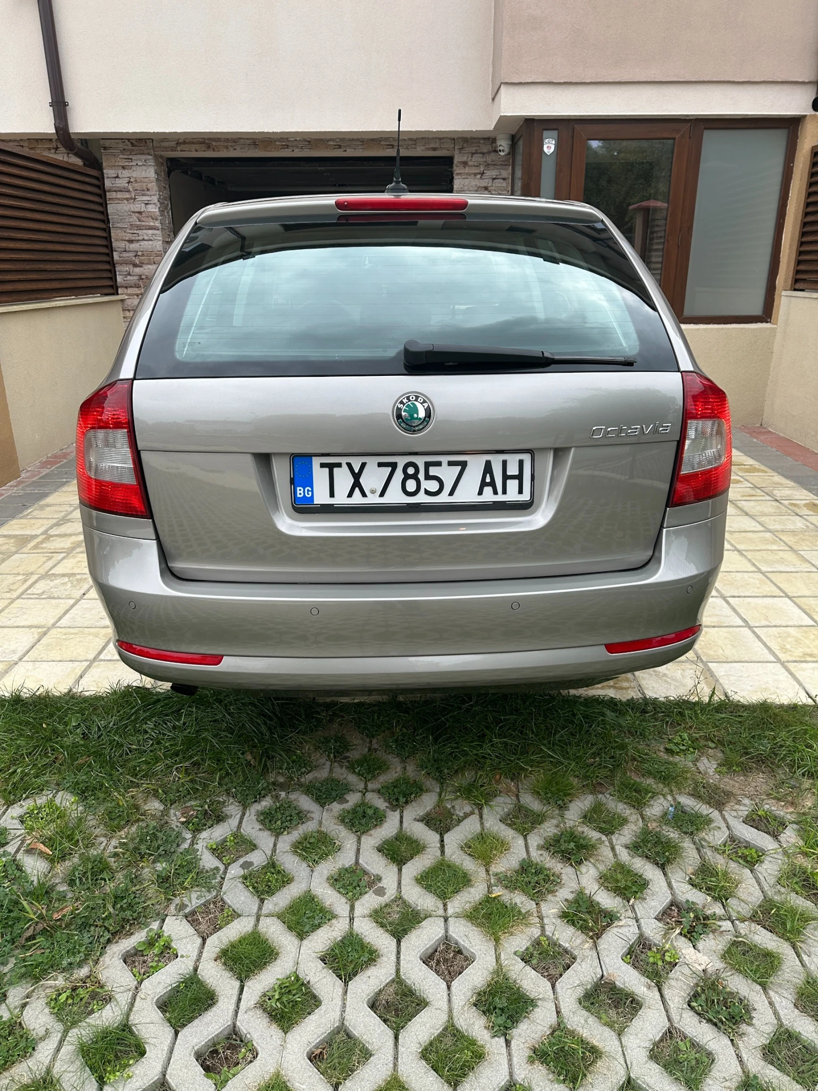 Skoda Octavia 2.0 TDI DSG - изображение 6