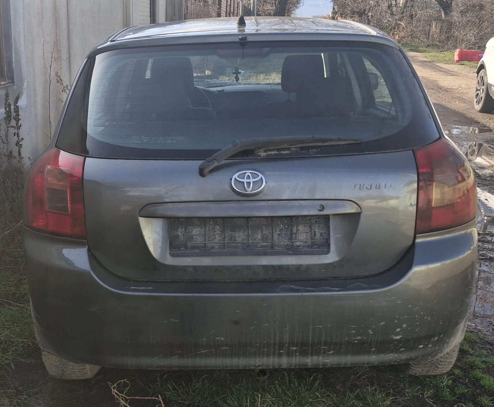 Toyota Corolla 2.0 D4D 90PS - изображение 3