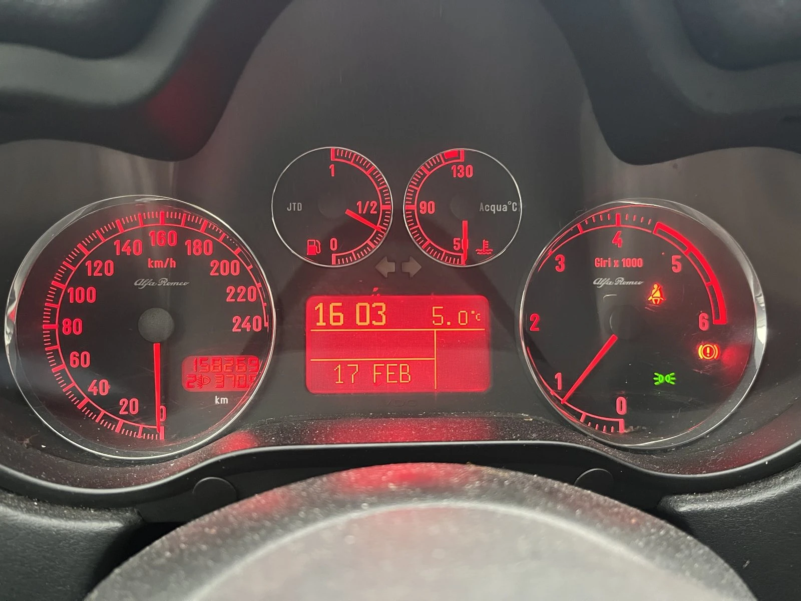 Alfa Romeo 147 1.9 JTDm - изображение 4