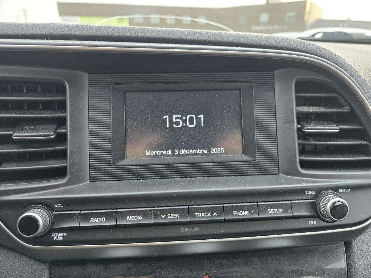 Hyundai Elantra * SE * CARFAX * ���� �� �� | Mobile.bg � ����������� 8