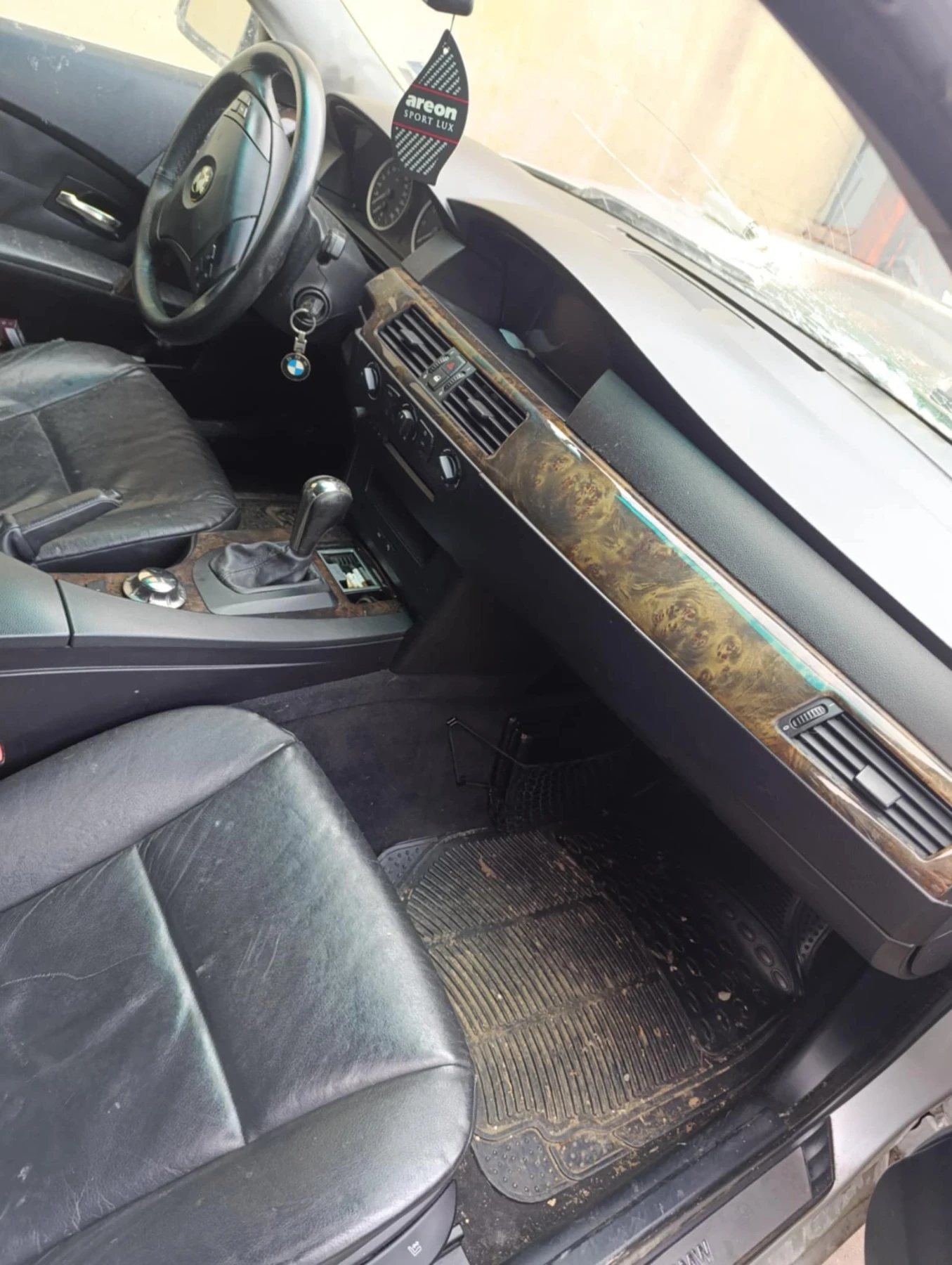 BMW 520, снимка 4 - Автомобили и джипове - 53978358