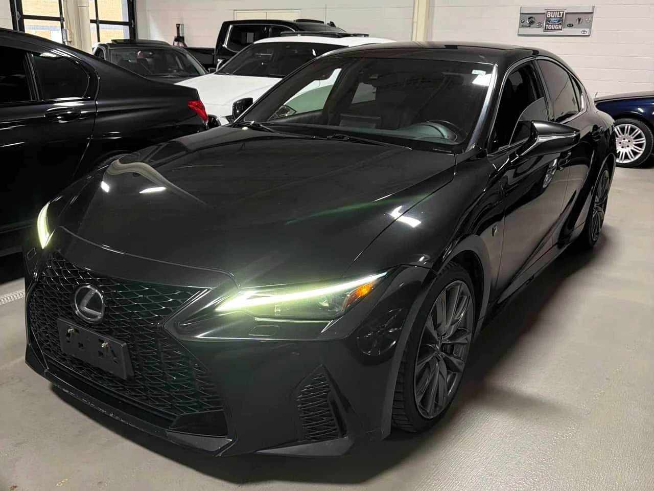 Lexus IS 300  CARFAX | Auto.bg — изображение 1