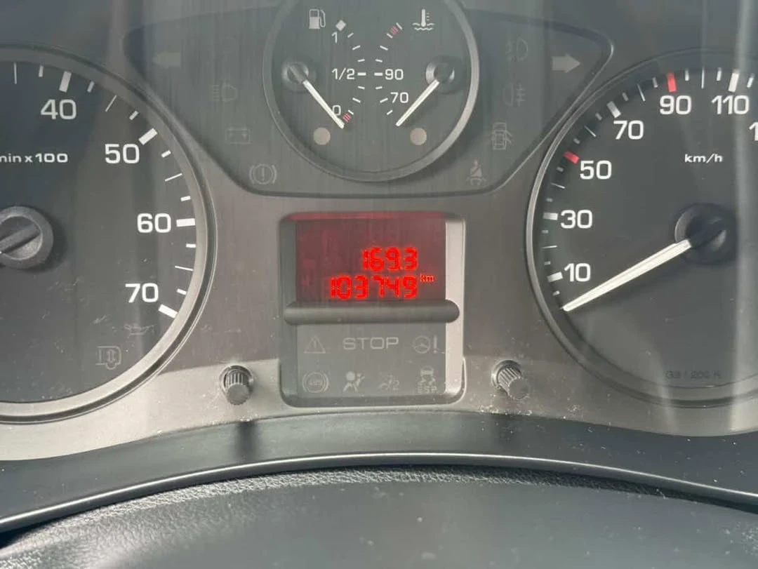 Citroen Berlingo 1, 6 HDI /КЛИМА, снимка 7 - Автомобили и джипове - 54033864