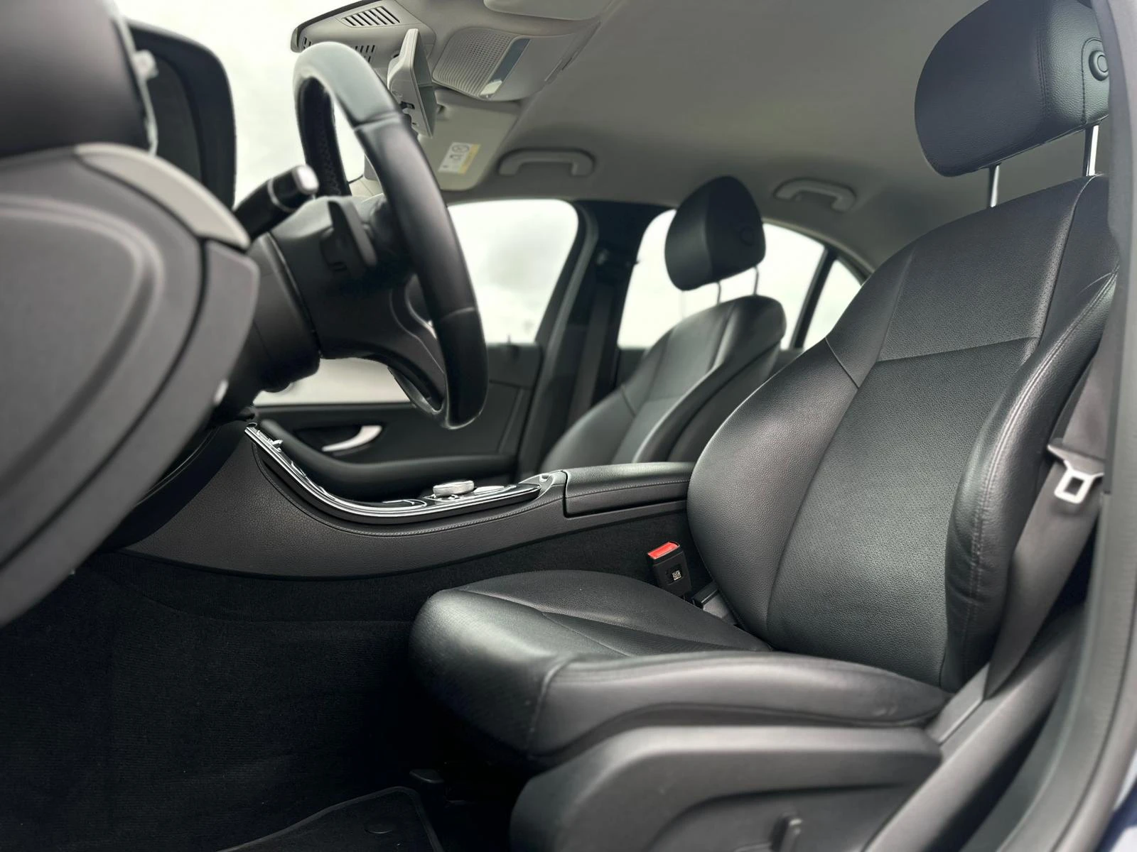 Mercedes-Benz E 200 / 9G-TRONIC / TOP /, снимка 10 - Автомобили и джипове - 54038278