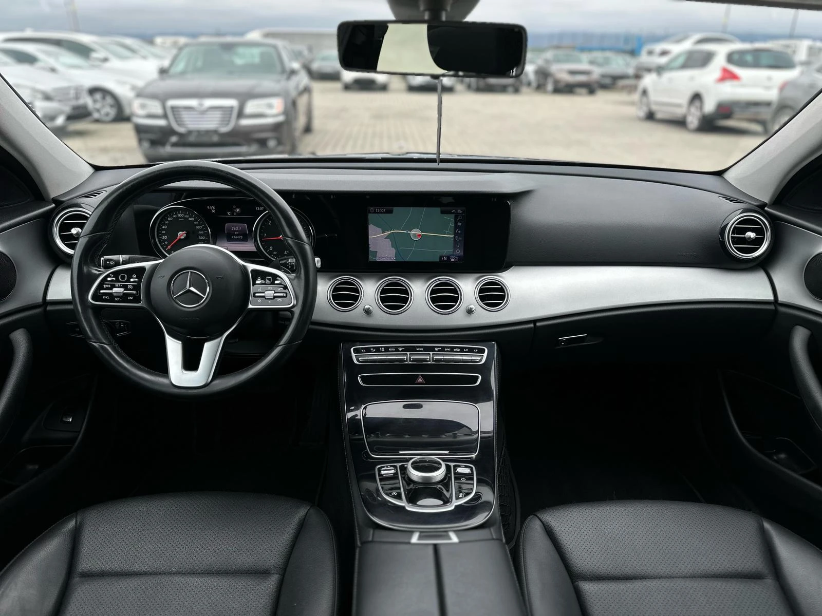 Mercedes-Benz E 200 / 9G-TRONIC / TOP /, снимка 13 - Автомобили и джипове - 54038278