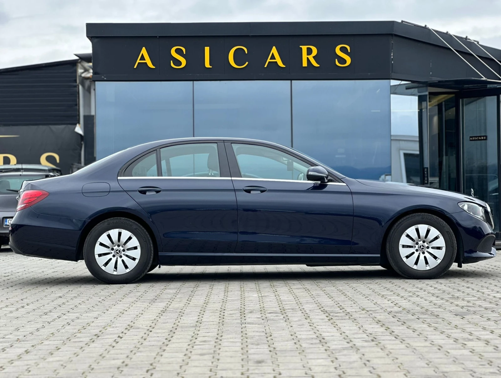 Mercedes-Benz E 200 / 9G-TRONIC / TOP /, снимка 6 - Автомобили и джипове - 54038278