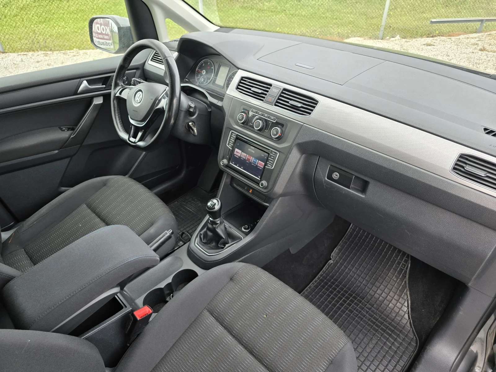 VW Caddy НОВ ВНОС 2.0 TDI Пътнически 6ск 2 БРОЯ, снимка 8 - Автомобили и джипове - 54046260