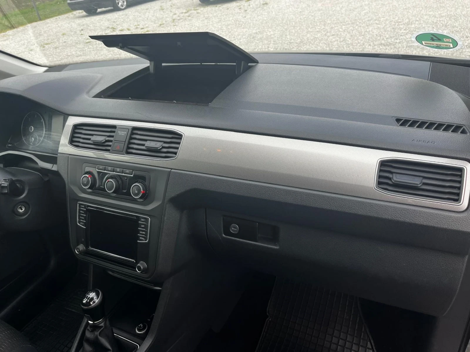 VW Caddy НОВ ВНОС 2.0 TDI Пътнически 6ск , снимка 14 - Автомобили и джипове - 54046260