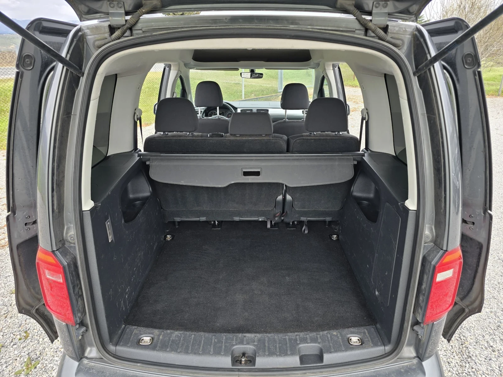 VW Caddy НОВ ВНОС 2.0 TDI Пътнически 6ск 2 БРОЯ, снимка 11 - Автомобили и джипове - 54046260