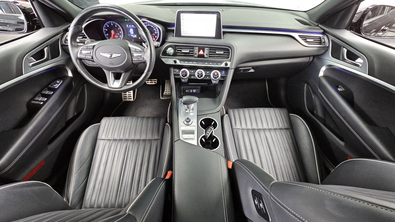 Genesis G70 3.3T Sport Панорама* Обдухване, снимка 6 - Автомобили и джипове - 54810661