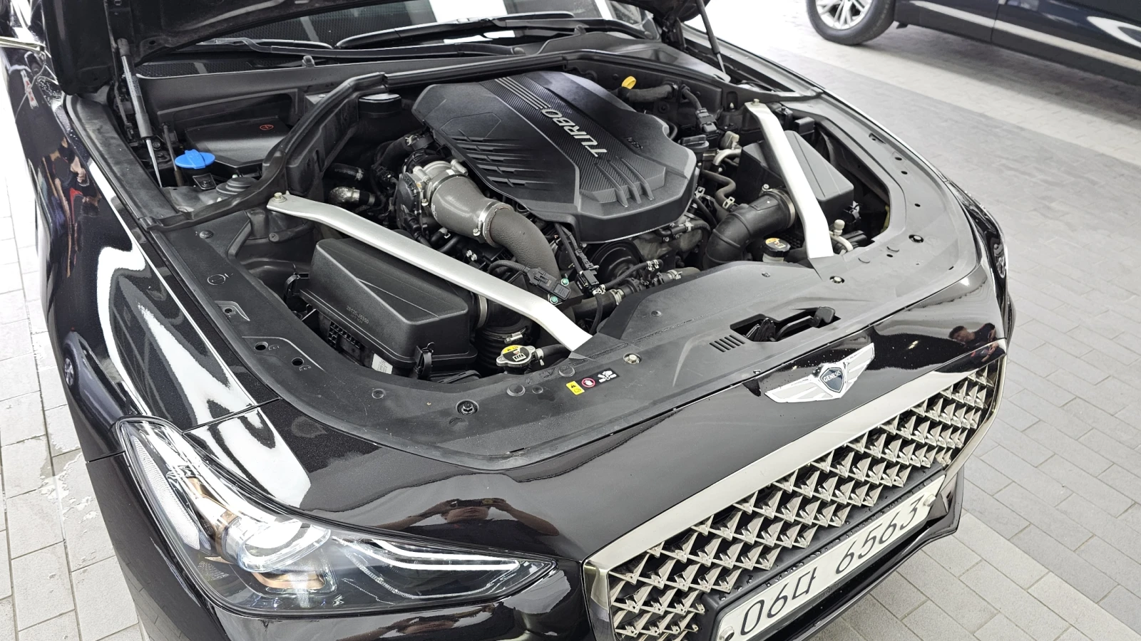 Genesis G70 3.3T Sport Панорама* Обдухване, снимка 5 - Автомобили и джипове - 54810661