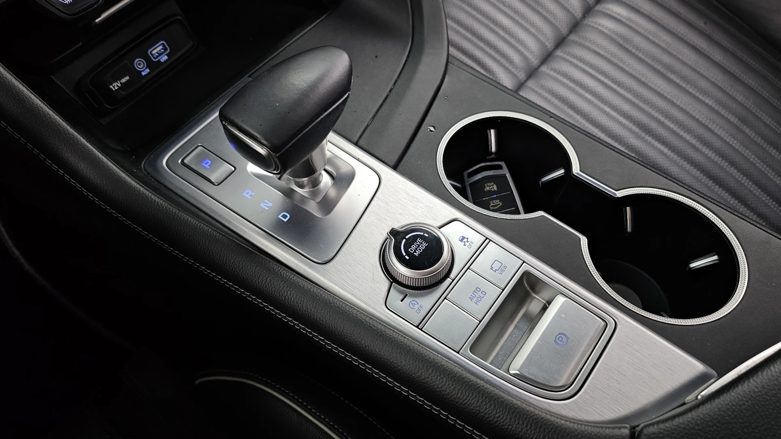 Genesis G70 3.3T Sport Панорама* Обдухване, снимка 8 - Автомобили и джипове - 54810661