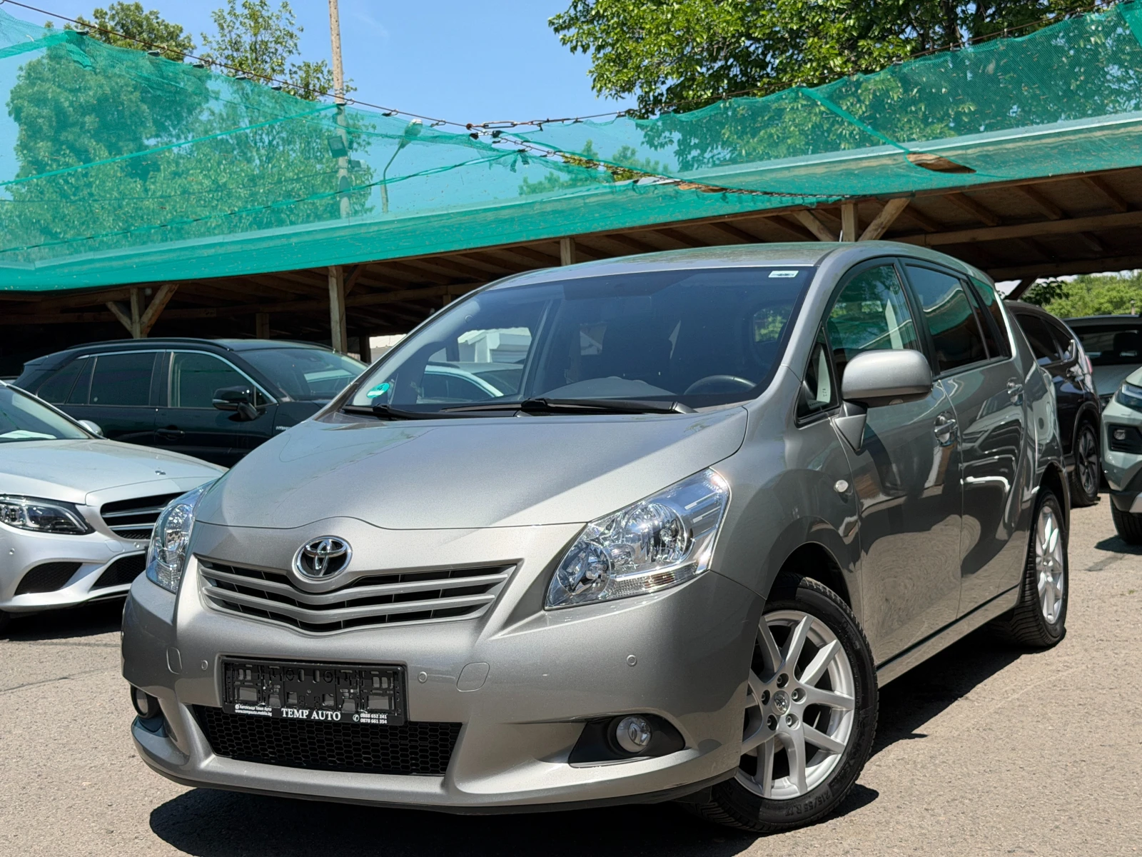 Toyota Verso 1.8i* СЪС СЕРВИЗНА КНИЖКА С ПЪЛНА ИСТОРИЯ