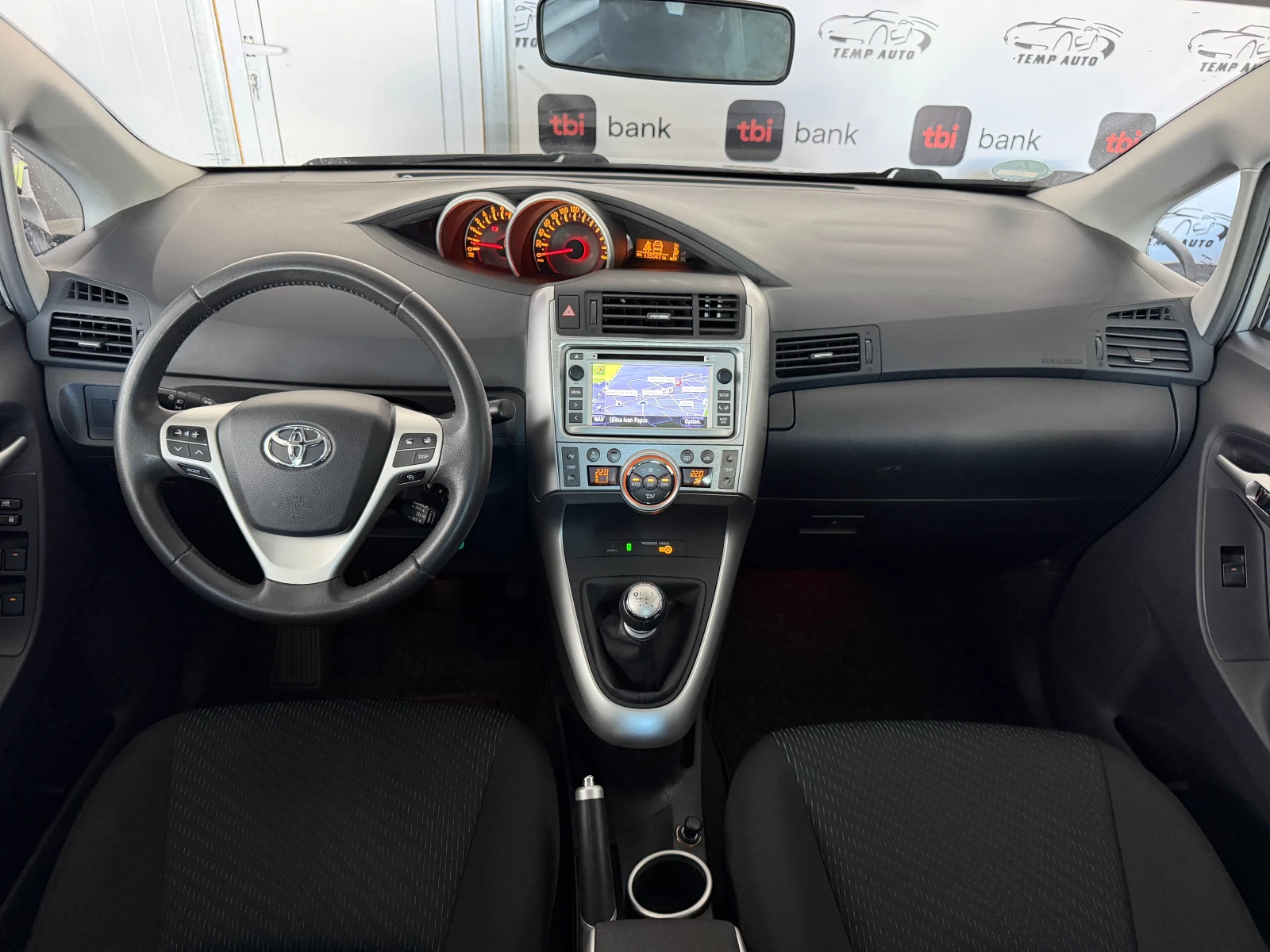 Toyota Verso 1.8i* СЪС СЕРВИЗНА КНИЖКА С ПЪЛНА ИСТОРИЯ, снимка 9 - Автомобили и джипове - 54853758