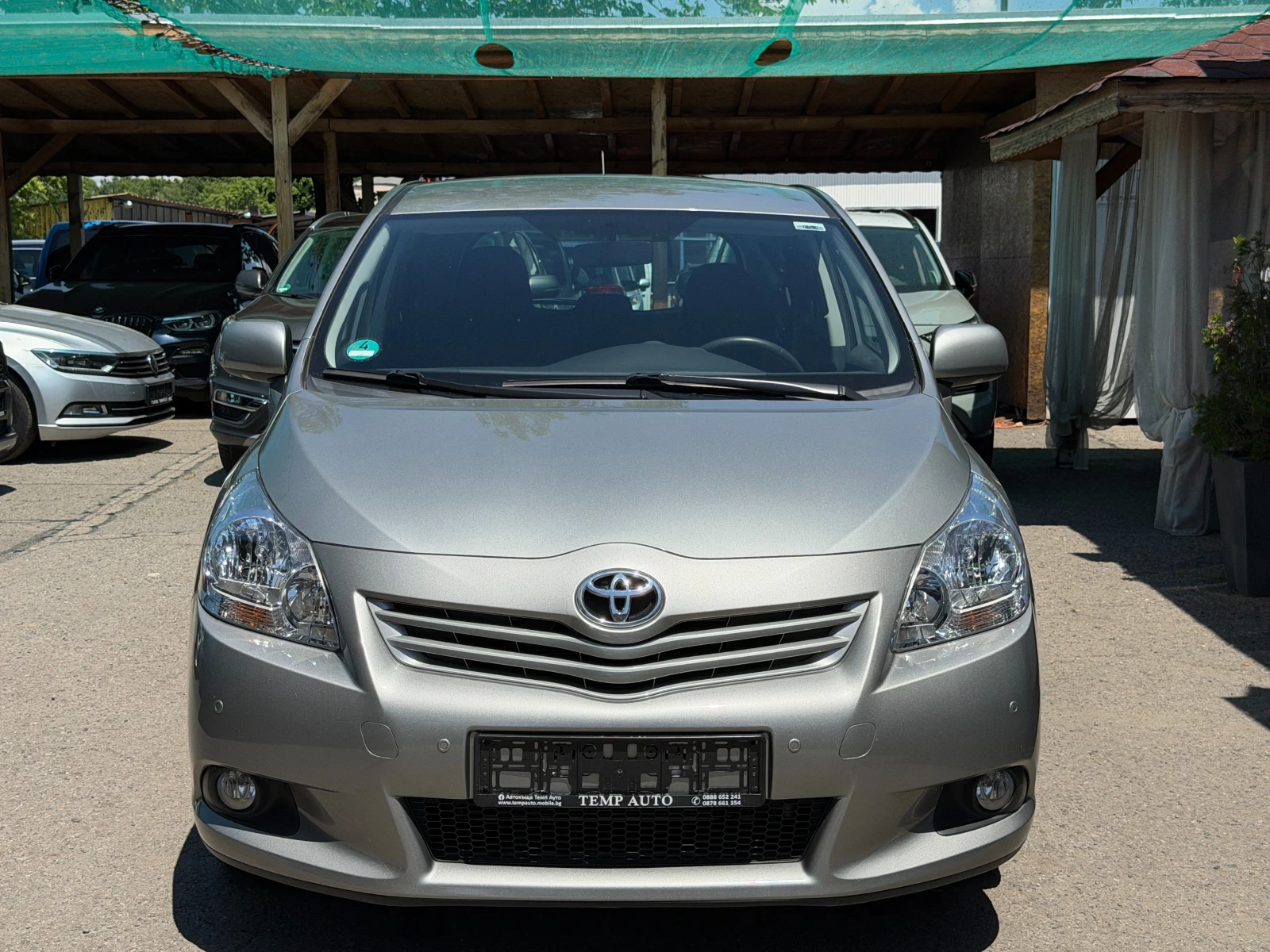 Toyota Verso 1.8i* СЪС СЕРВИЗНА КНИЖКА С ПЪЛНА ИСТОРИЯ, снимка 2 - Автомобили и джипове - 54853758