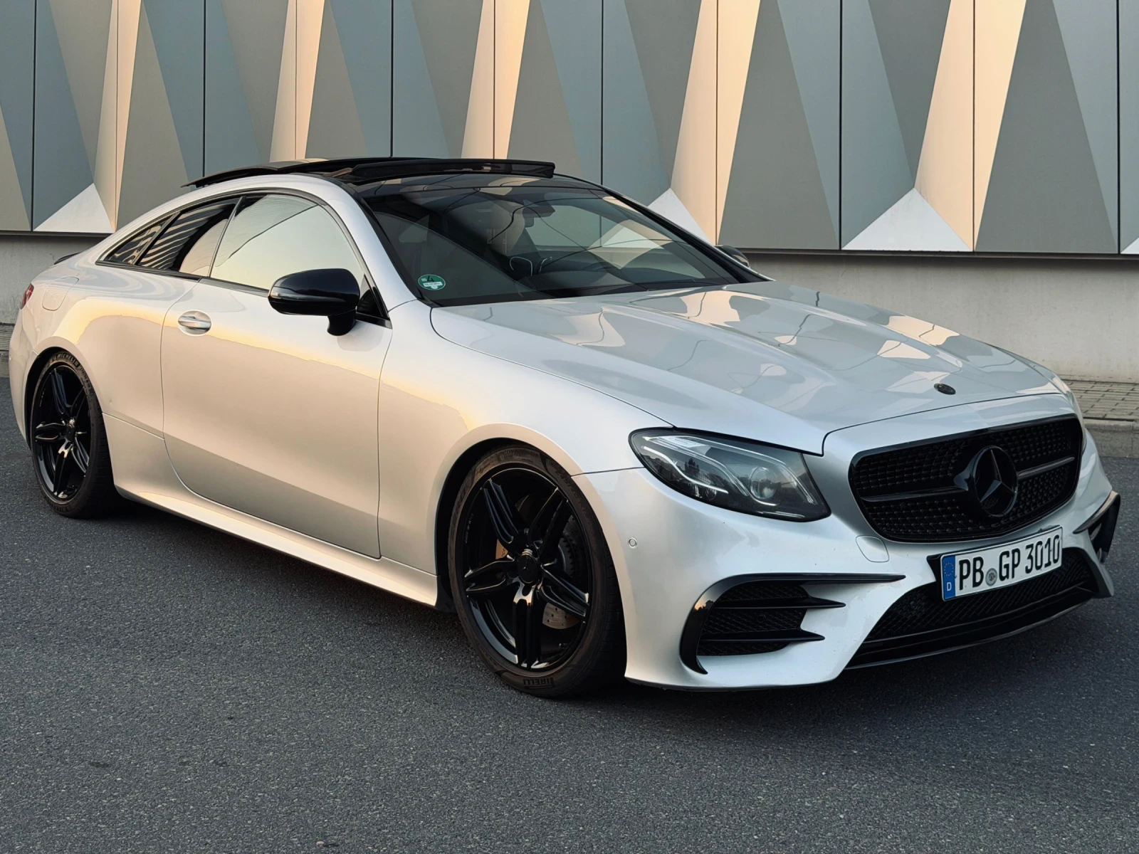 Mercedes-Benz E 220 AMG PERFORMANCE FULL ЛИЗИНГ 100%, снимка 3 - Автомобили и джипове - 55082231