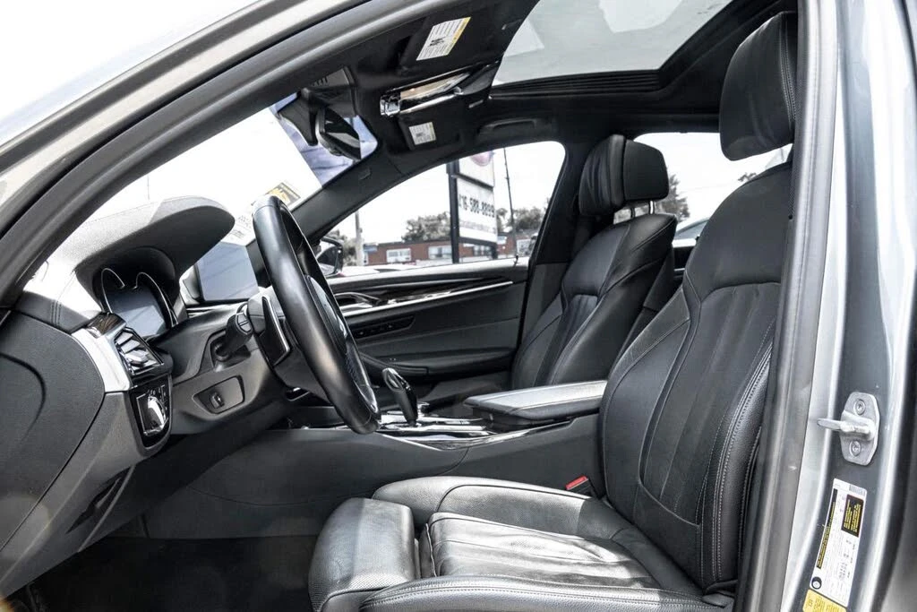 BMW 550 XDRIVE#PANORAMA/ПОДГРЕВ/ОБДУХВАНЕ/360КАМЕРИ/, снимка 7 - Автомобили и джипове - 55129398